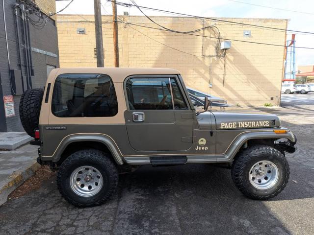 Jeep Wrangler Sahara image 3