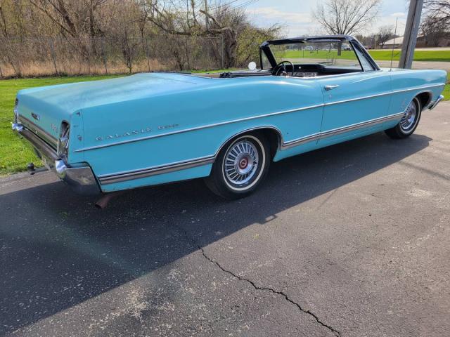 Ford Galaxie 500 Convertible image 9