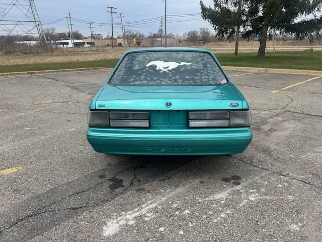 Ford Mustang image 1