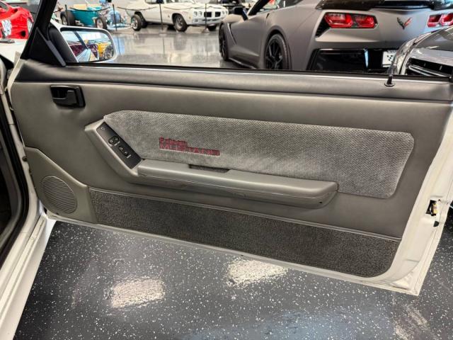 Ford Mustang Lx image 8