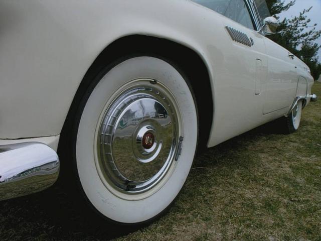 Ford Thunderbird Convertible image 1