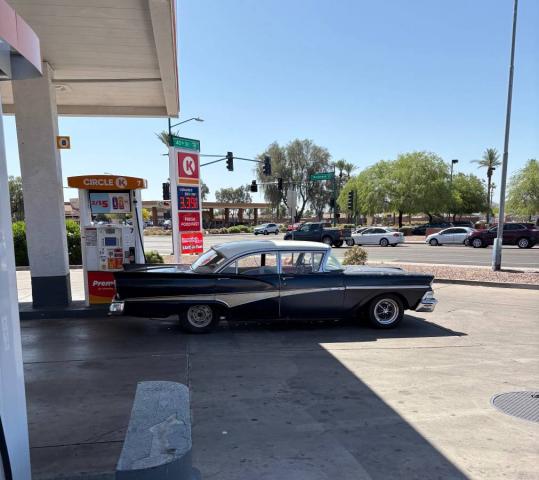 Ford Fairlane 500 image 4