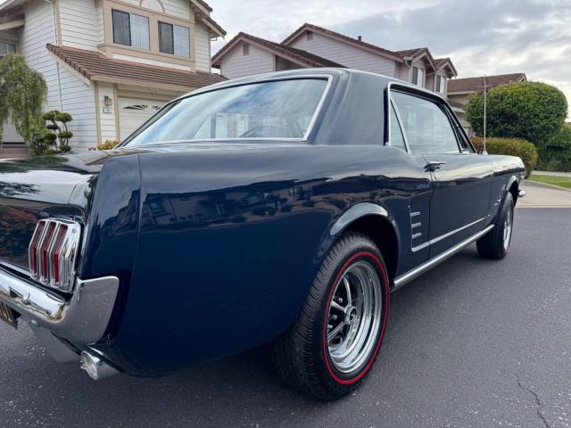 Ford Mustang image 2