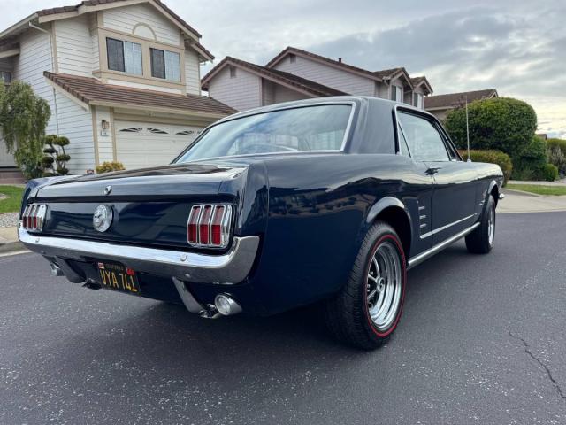 Ford Mustang image 4