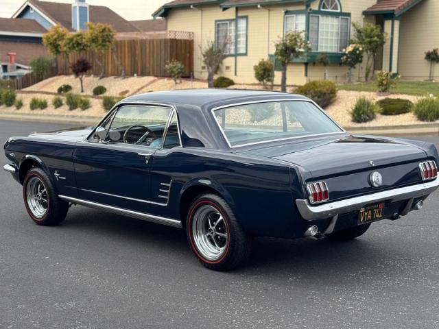 Ford Mustang image 6