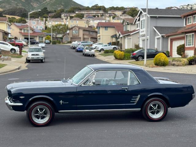 Ford Mustang image 8
