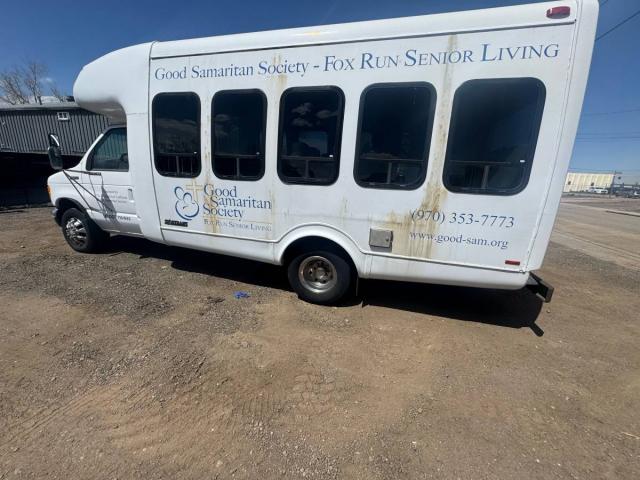 Ford E350 15-Passenger Van image 8