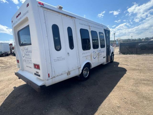 Ford E350 15-Passenger Van image 2
