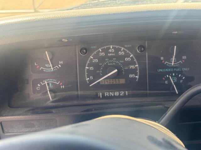 Ford E350 15-Passenger Van image 6