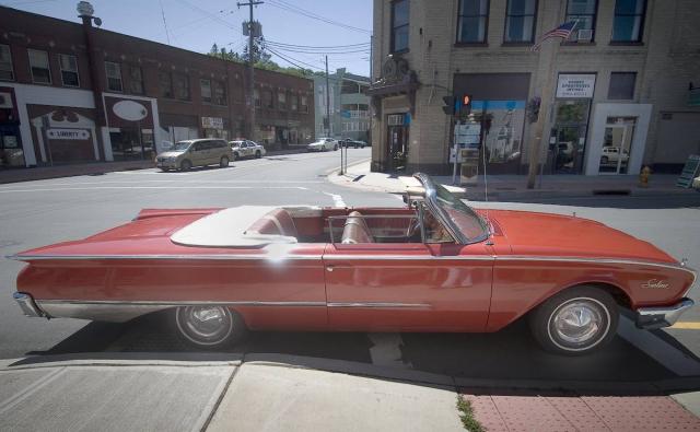 Ford Sunliner image 4