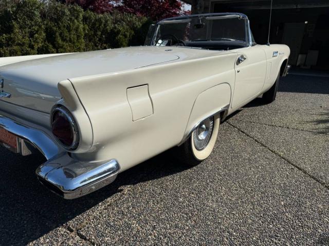 Ford Thunderbird Convertible image 1