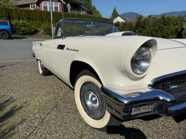 Ford Thunderbird Convertible image 9