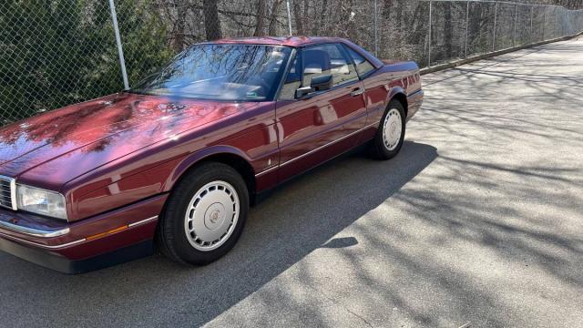 Cadillac Allante image 5