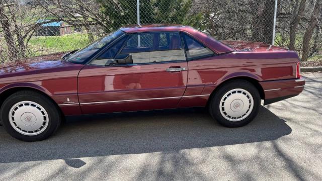 Cadillac Allante image 8