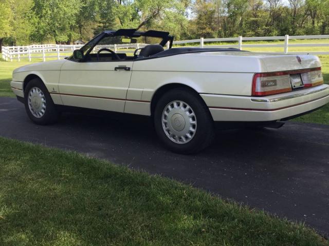 Cadillac Allante image 1