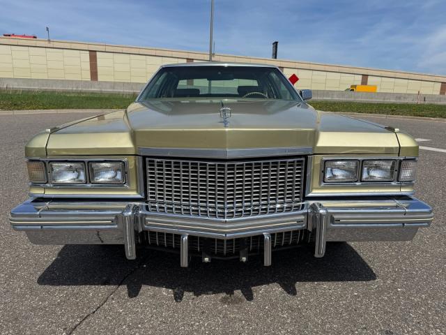 Cadillac  image 2
