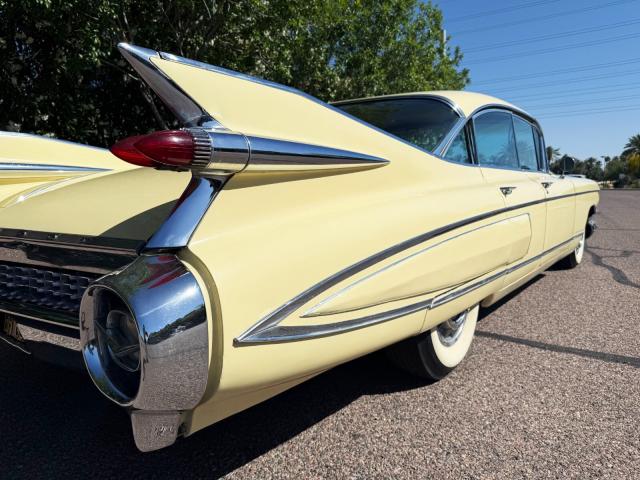 Cadillac  image 8