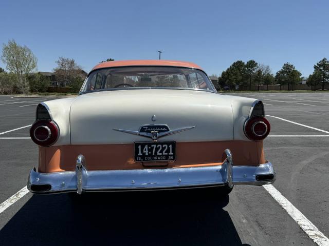 Ford Fairlane Victoria image 4