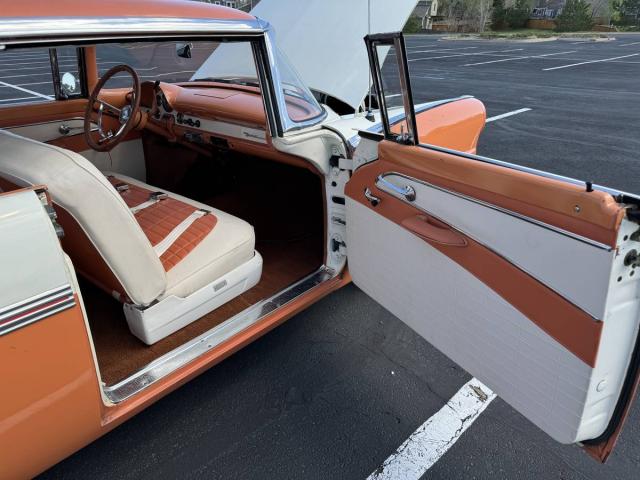 Ford Fairlane Victoria image 7