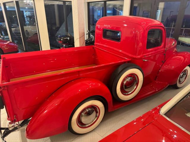 Ford Pickup image 3