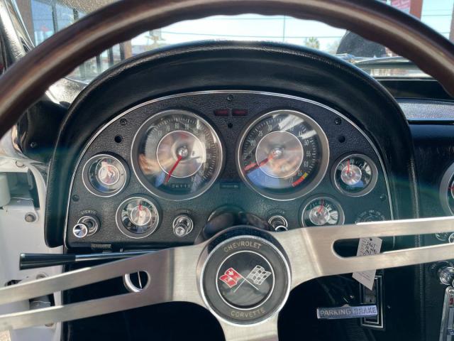 Chevrolet Corvette Convertible image 8