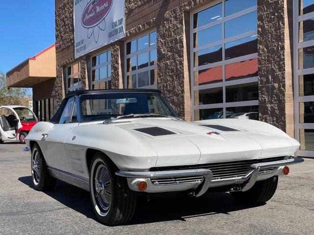 Chevrolet Corvette Convertible image 7