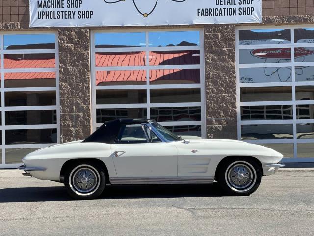 Chevrolet Corvette Convertible image 6