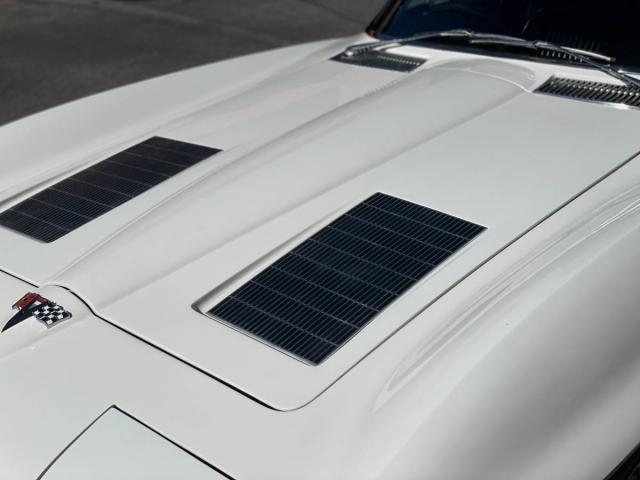 Chevrolet Corvette Convertible image 3