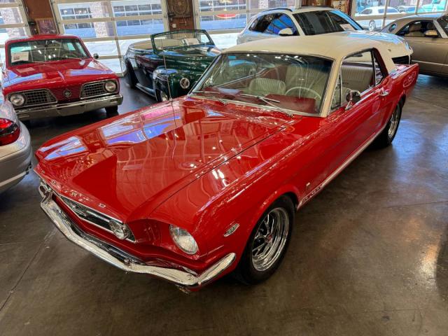 Ford Mustang Coupe image 5