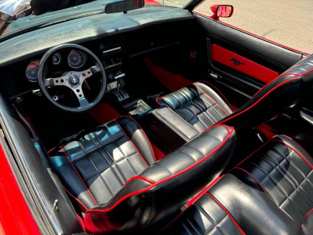 Ford Mustang Convertible image 9