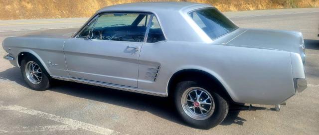 Ford Mustang image 4