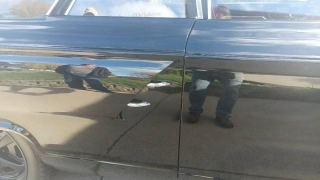Ford Fairlane 500 image 9