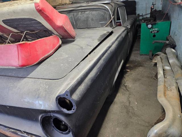 Ford Fairlane 500 image 4