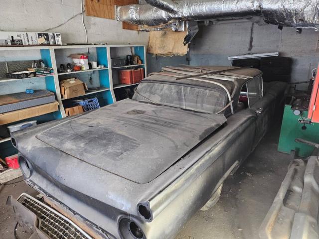 Ford Fairlane 500 image 9