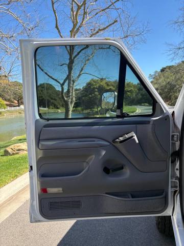 Ford F350 4x4 Diesel image 3