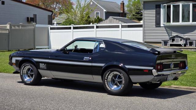 Ford Mustang image 9