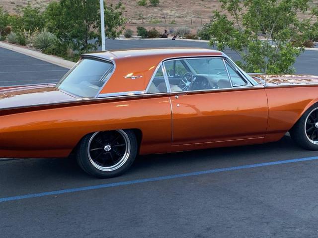 Ford Thunderbird image 6