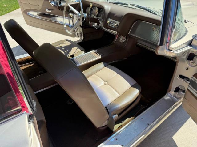Ford Thunderbird Coupe image 8