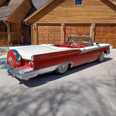 Ford Galaxie image 5