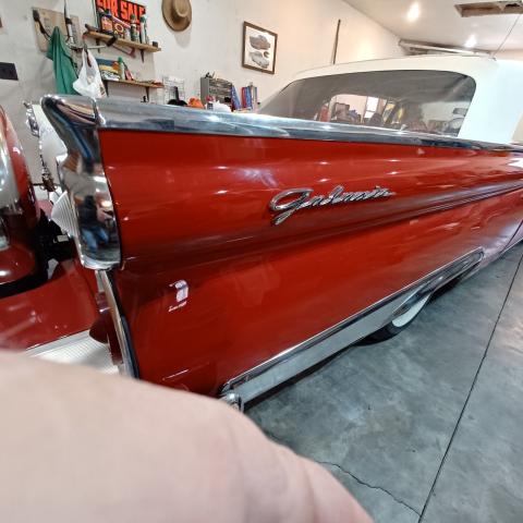 Ford Galaxie image 8
