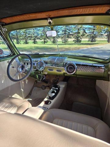 Ford Convertible Super Deluxe image 6