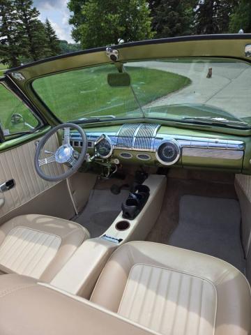 Ford Convertible Super Deluxe image 3