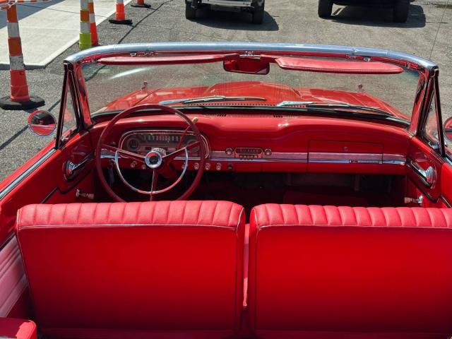 Ford Falcon image 4