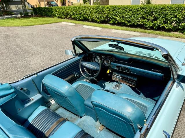 Ford Mustang Convertible image 2