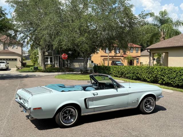 Ford Mustang Convertible image 3