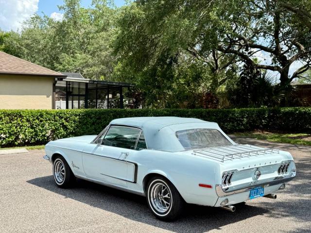 Ford Mustang Convertible image 8