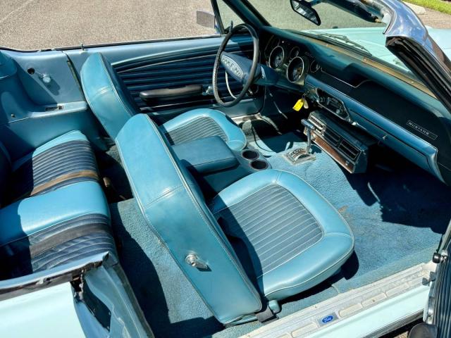Ford Mustang Convertible image 9