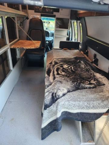 Ford E-350 Econoline Diesel image 7