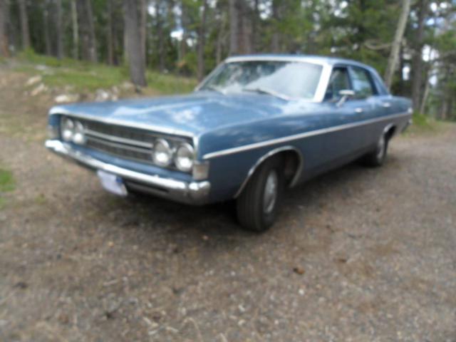 Ford Fairlane 500 image 8