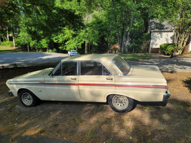 Ford Falcon Futura 4 Door image 4